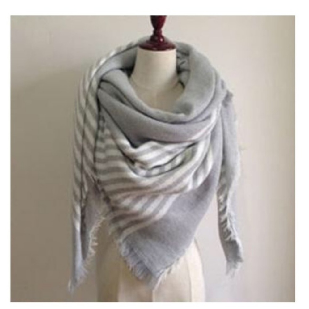 Oversized Fringe Cashmere Blanket Scarf Wrap - Picture 3 of 4